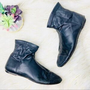 Isabel Marant•black leather ‘detchel’ ankle boots with vibram soles size 38 US 8